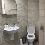 Ssenyange Sea View דירה וארנה