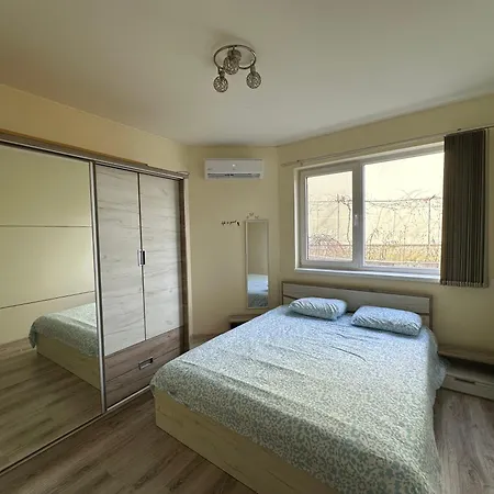 Ssenyange Sea View * וארנה